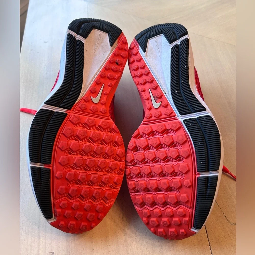 Nike Bright Red Running Shoes Zoom Winflo 5 size 9 - Picture 5 of 9